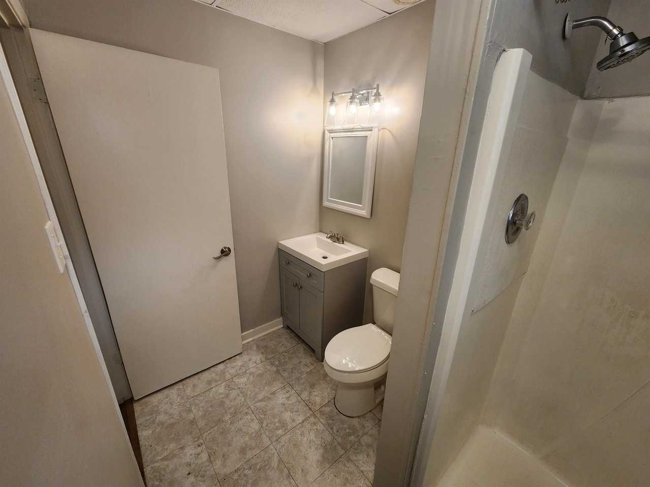 203 East Rosewood Avenue - Photo 6 of 17