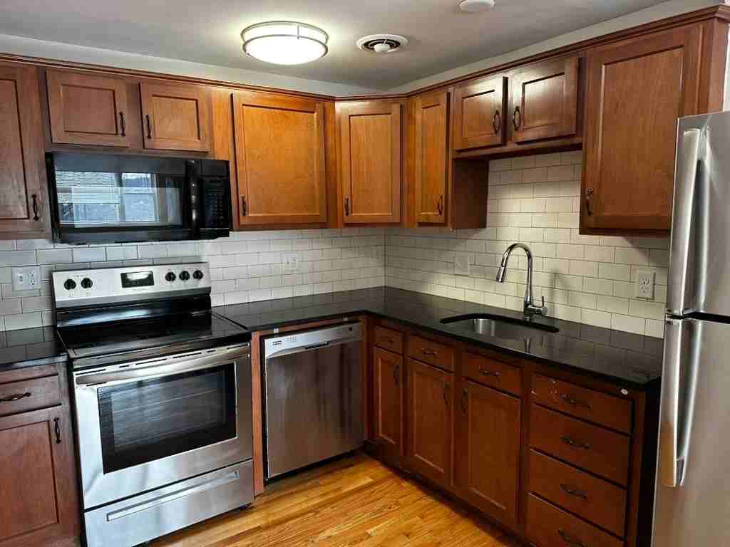 1-14 Iris Court - Photo 7 of 13