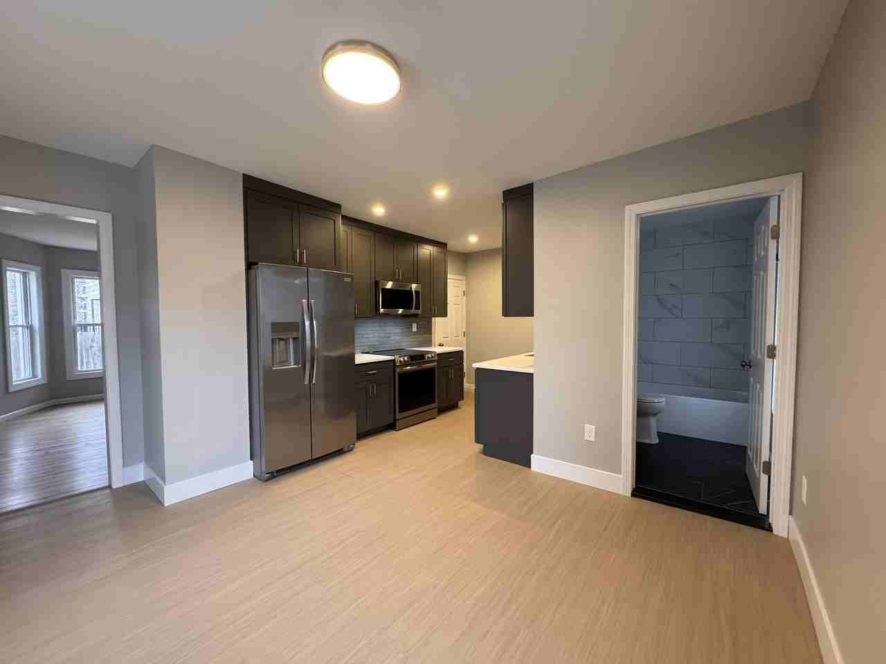 60-64 Windsor St - Photo 2 of 22