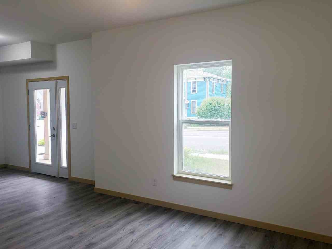 324 West Main Street - Photo 4 of 21