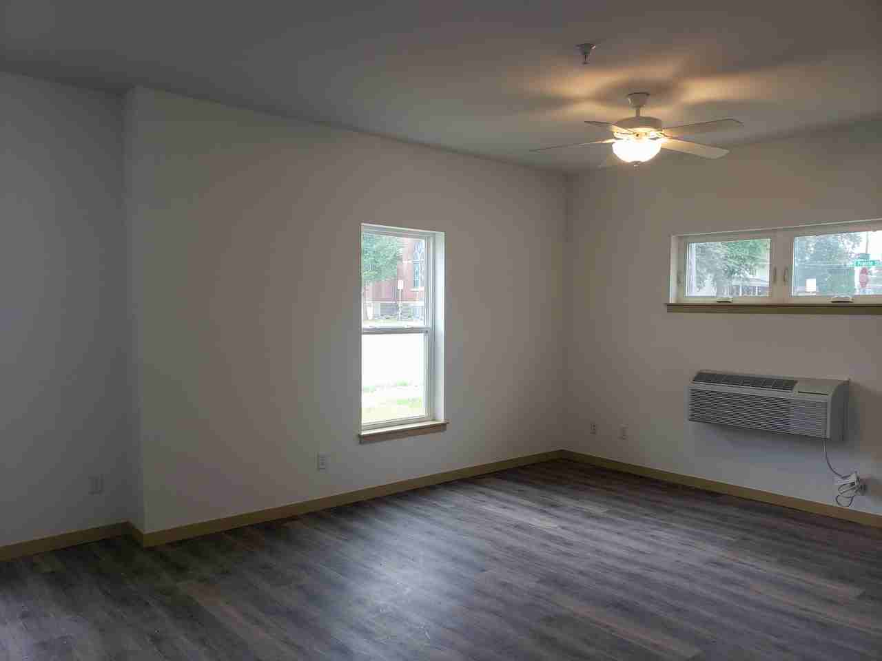 324 West Main Street - Photo 5 of 21