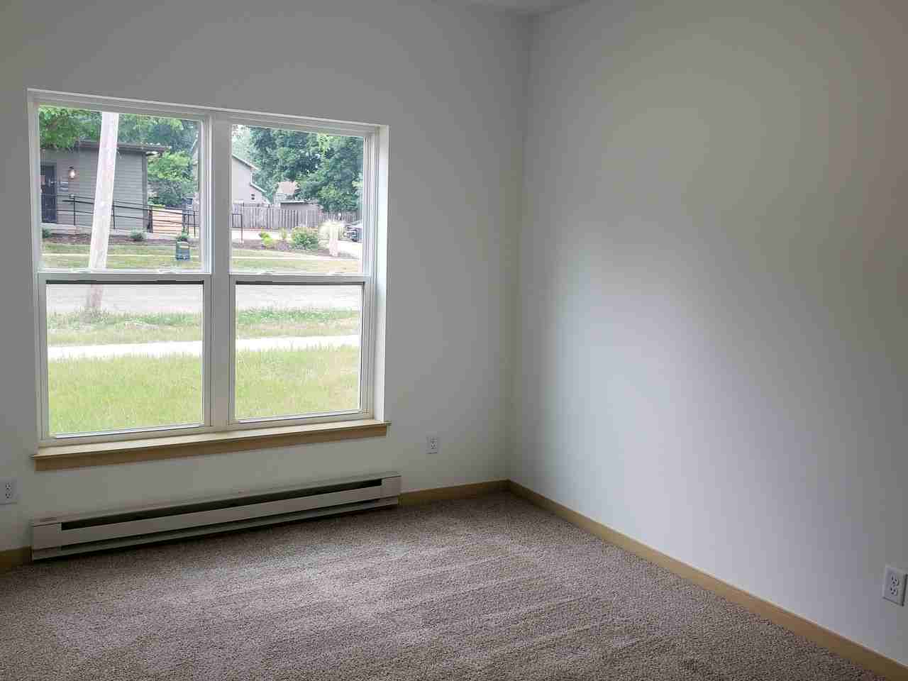 324 West Main Street - Photo 7 of 21