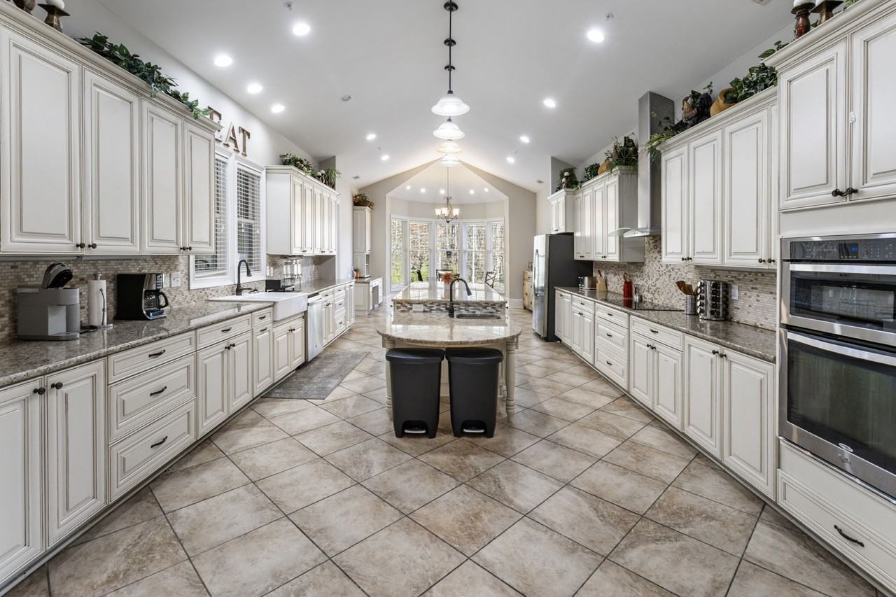 13931 Thompson Road - Photo 7 of 50