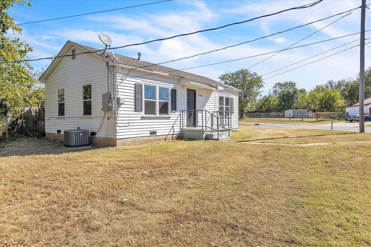 2000 N Douglas Blvd #1 - Photo 4 of 33