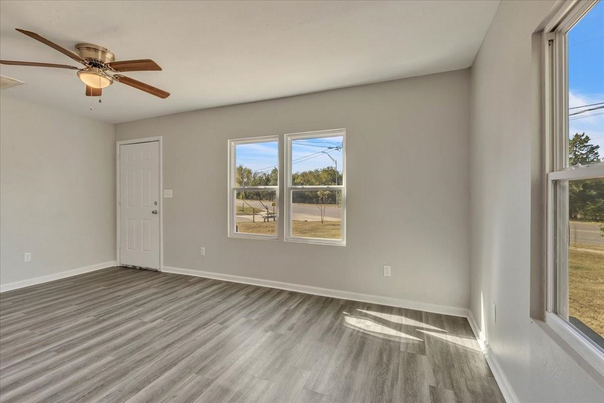 2000 N Douglas Blvd #1 - Photo 7 of 33