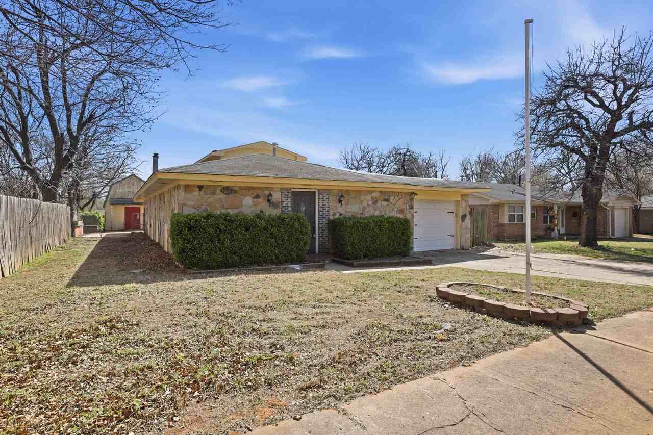 1328 Hazelwood Dr #1 - Photo 2 of 34