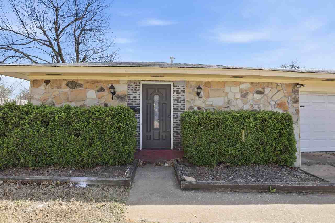 1328 Hazelwood Dr #1 - Photo 3 of 34