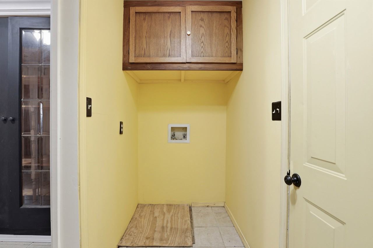 1328 Hazelwood Dr #1 - Photo 6 of 34