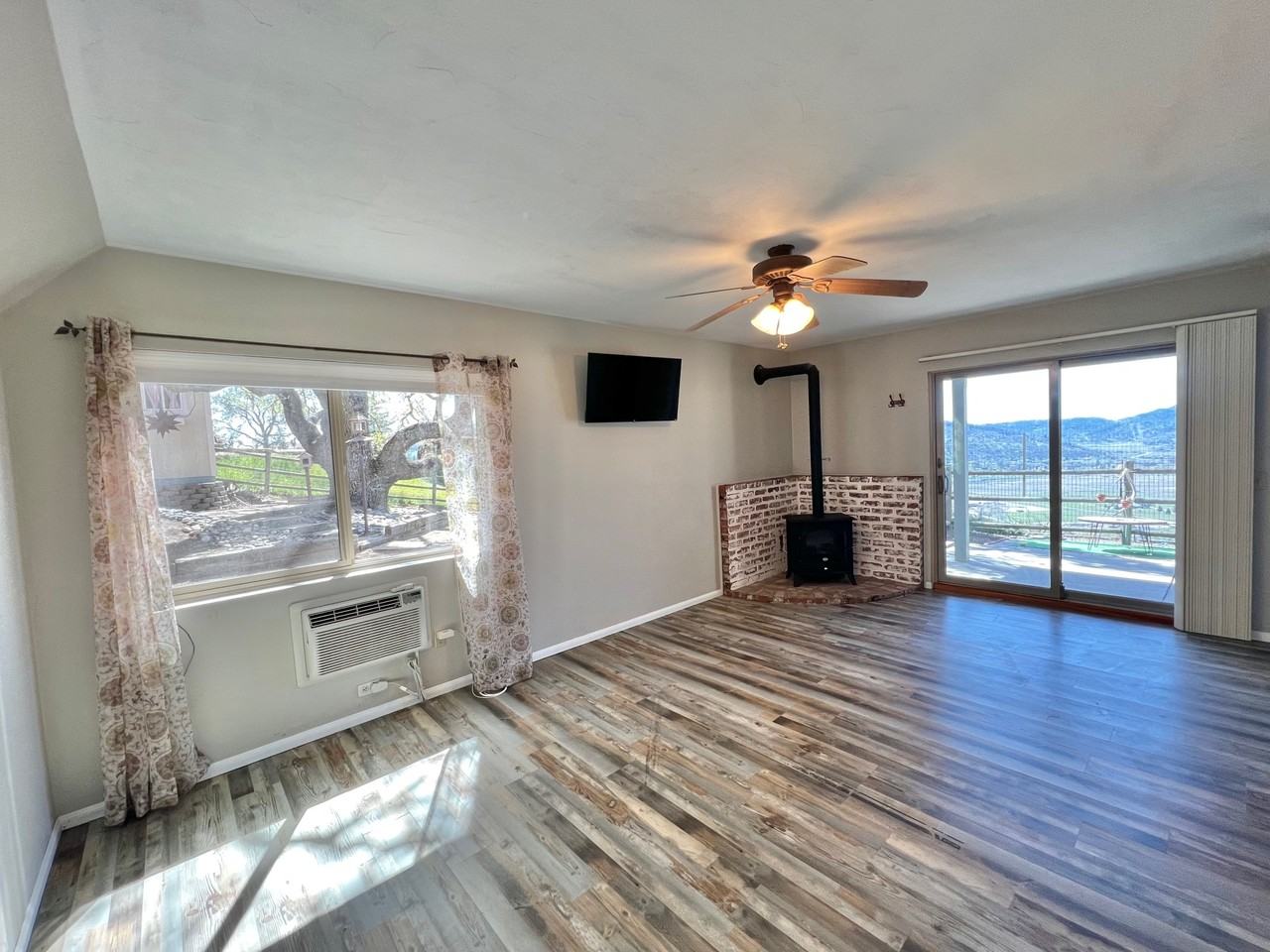 27030 Oakflat Dr #1 - Photo 6 of 47