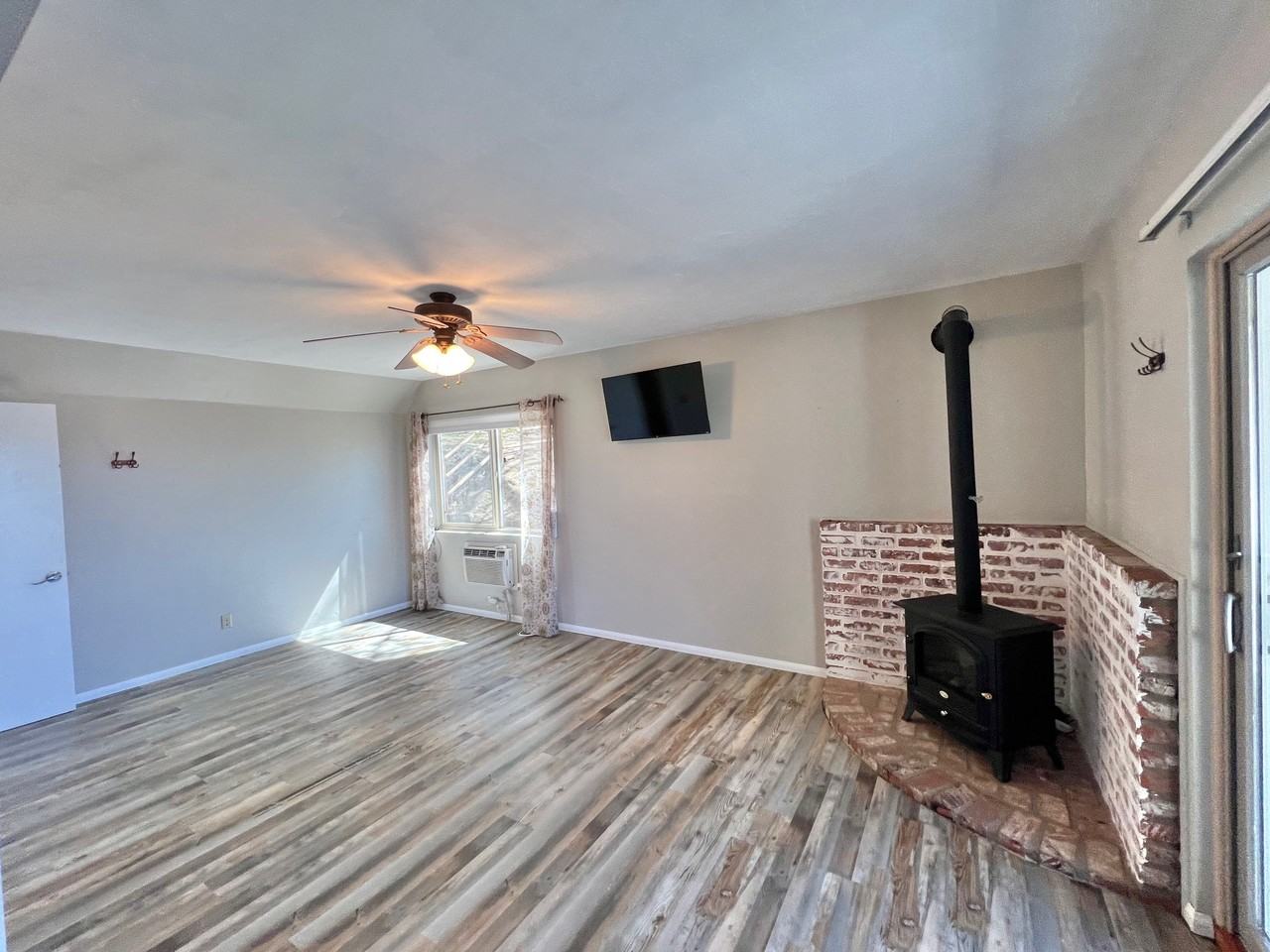 27030 Oakflat Dr #1 - Photo 7 of 47