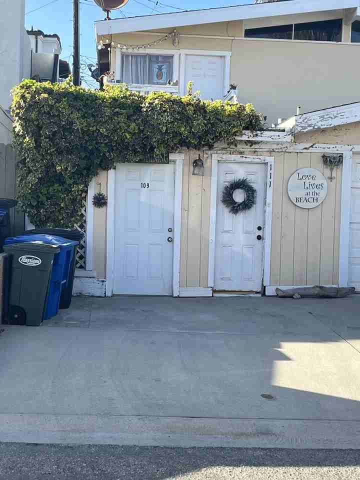 109 Santa Paula Ave #109 - Photo 3 of 3