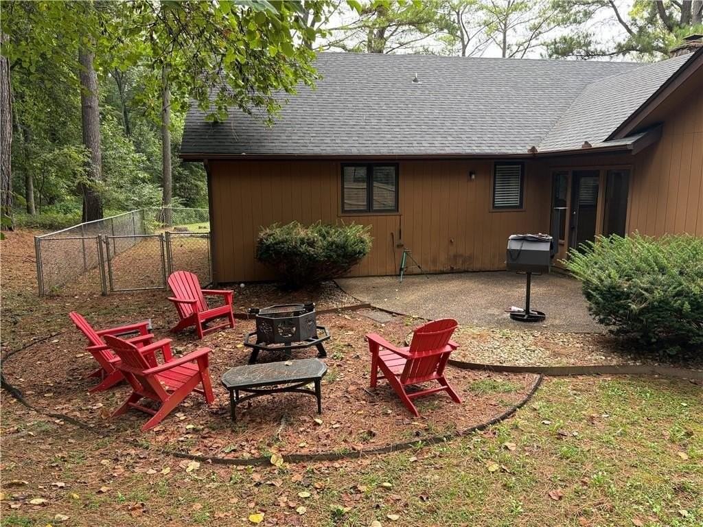 80 Mayfair Dr - Photo 3 of 24