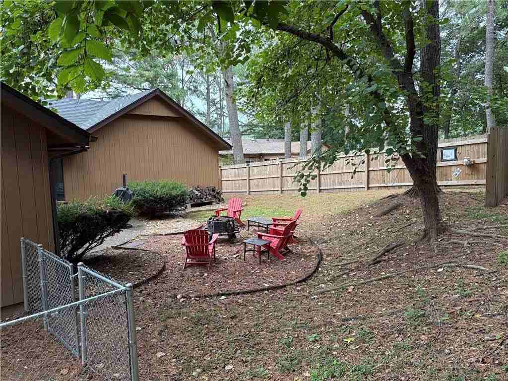 80 Mayfair Dr - Photo 5 of 24