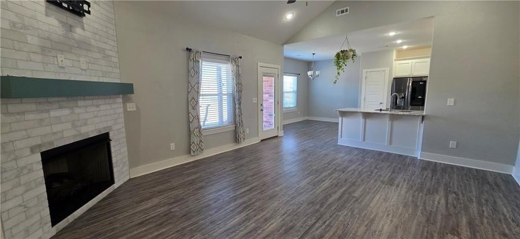 511 Captain Stockton St - Photo 3 of 14