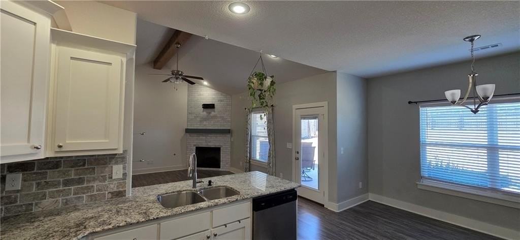 511 Captain Stockton St - Photo 4 of 14