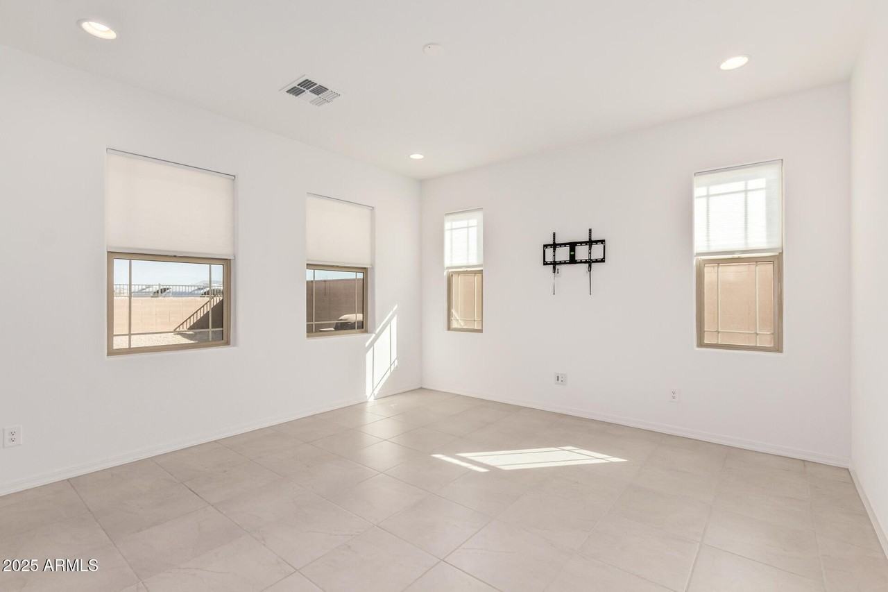 7960 E Quartet Ave - Photo 7 of 46