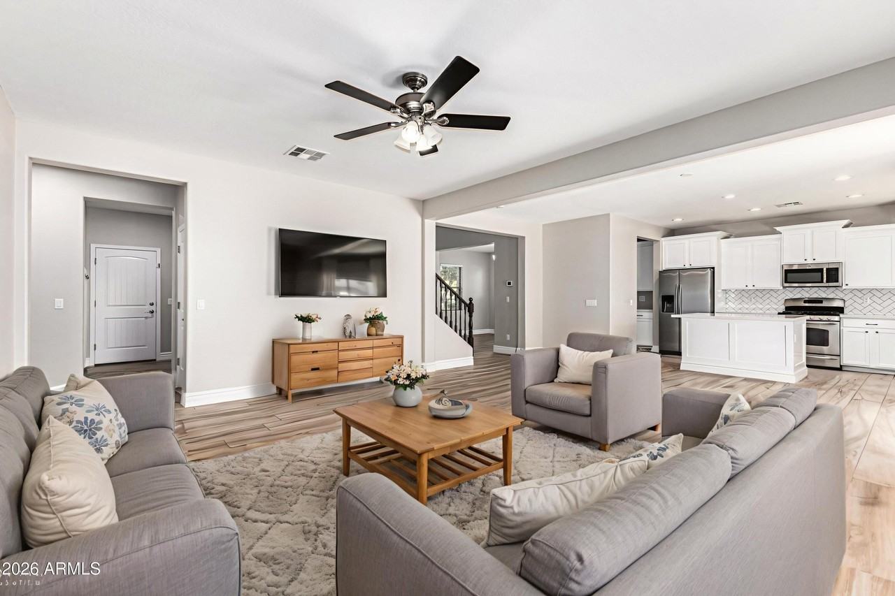 3423 E Zion Way - Photo 6 of 37