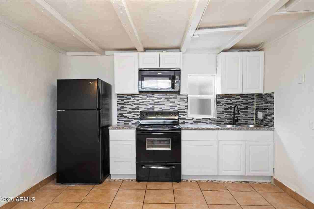 703 W 1st Pl Apt 2 - Photo 6 of 10