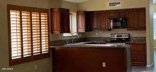 15820 W Latham St - Photo 4 of 14