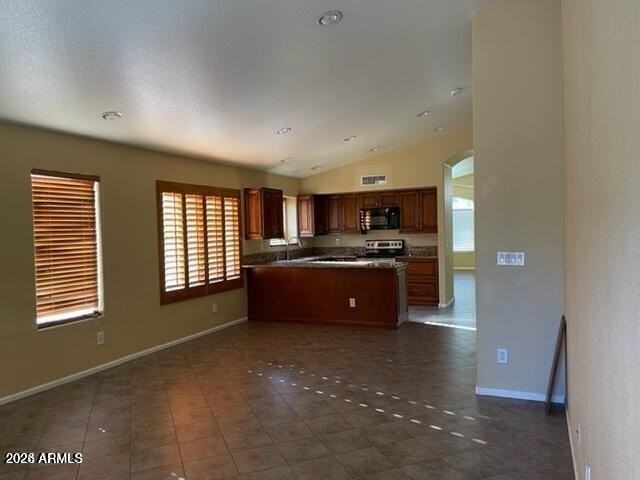 15820 W Latham St - Photo 6 of 14