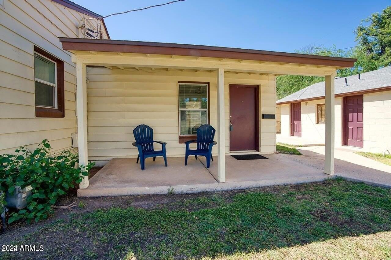 502 W Roma Ave #B - Photo 3 of 15