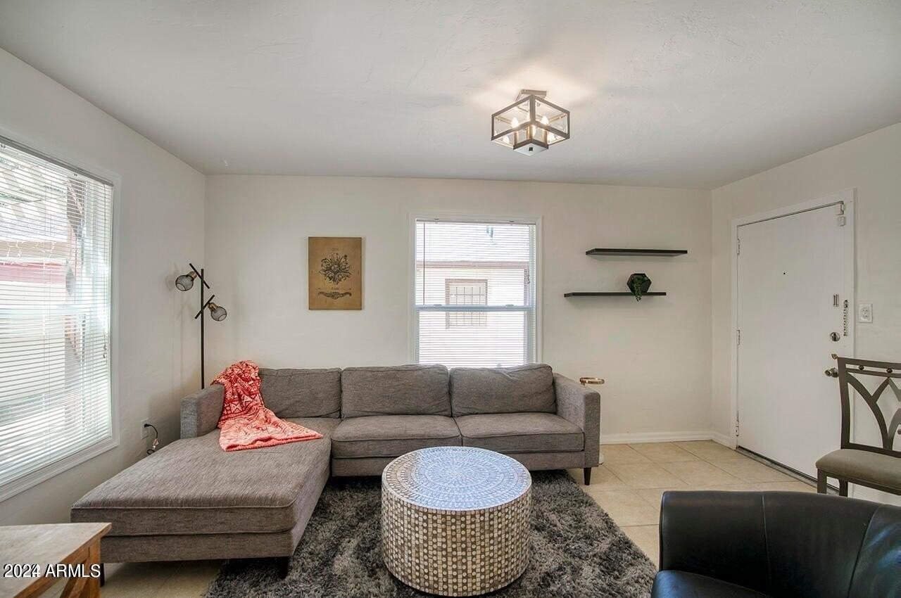 502 W Roma Ave #B - Photo 6 of 15