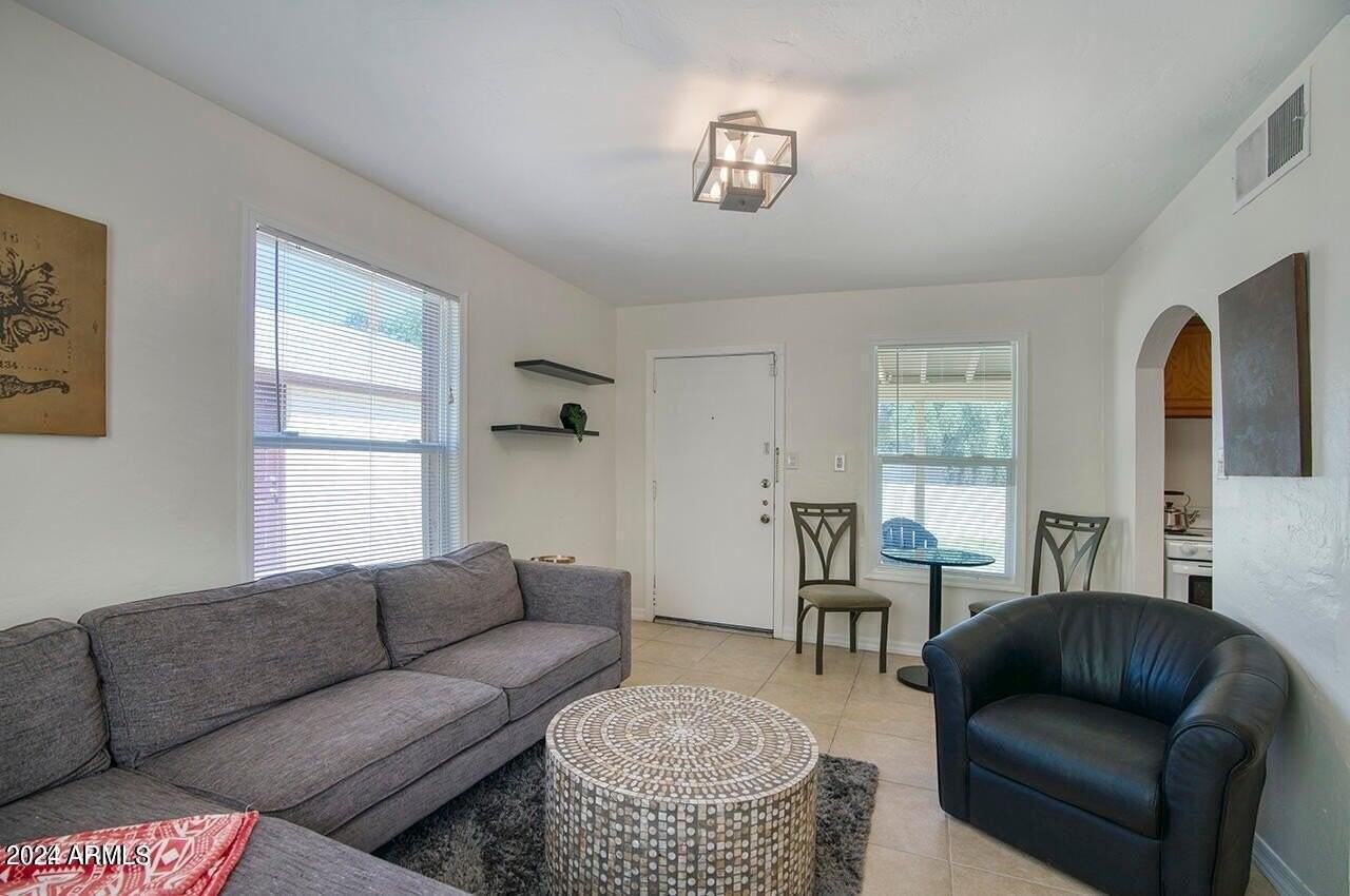 502 W Roma Ave #B - Photo 7 of 15