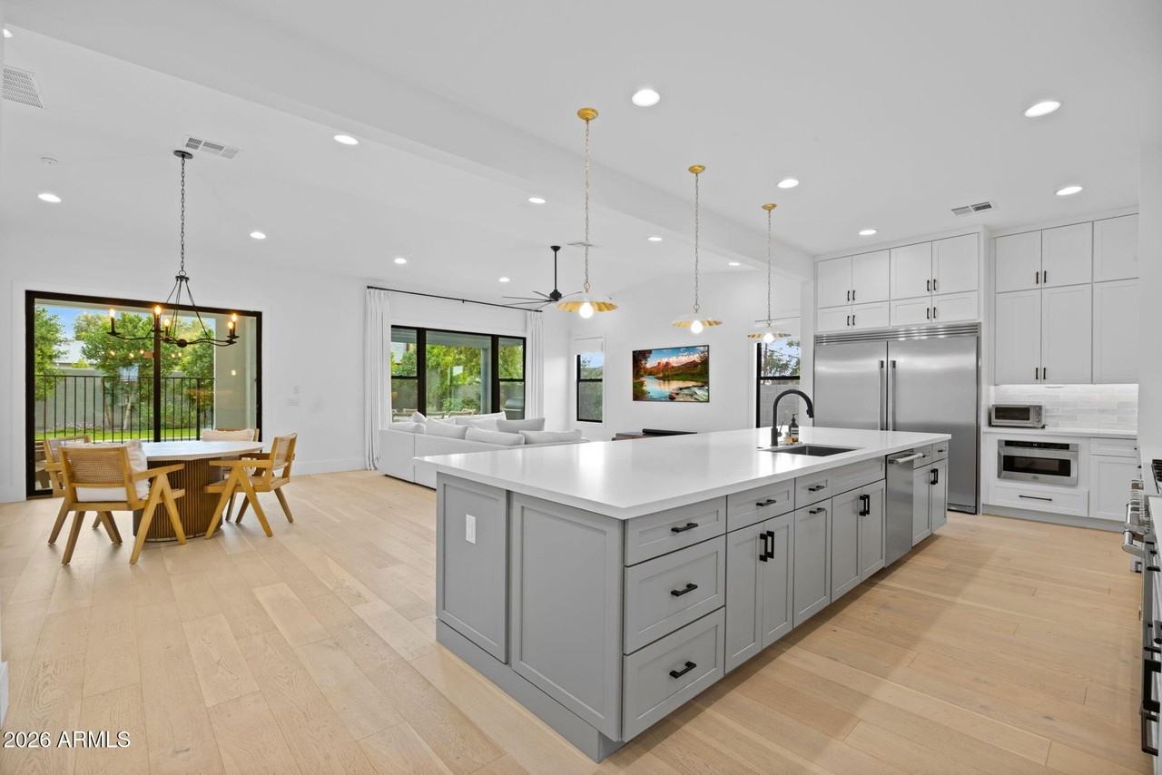 4145 N 42nd Pl - Photo 3 of 26