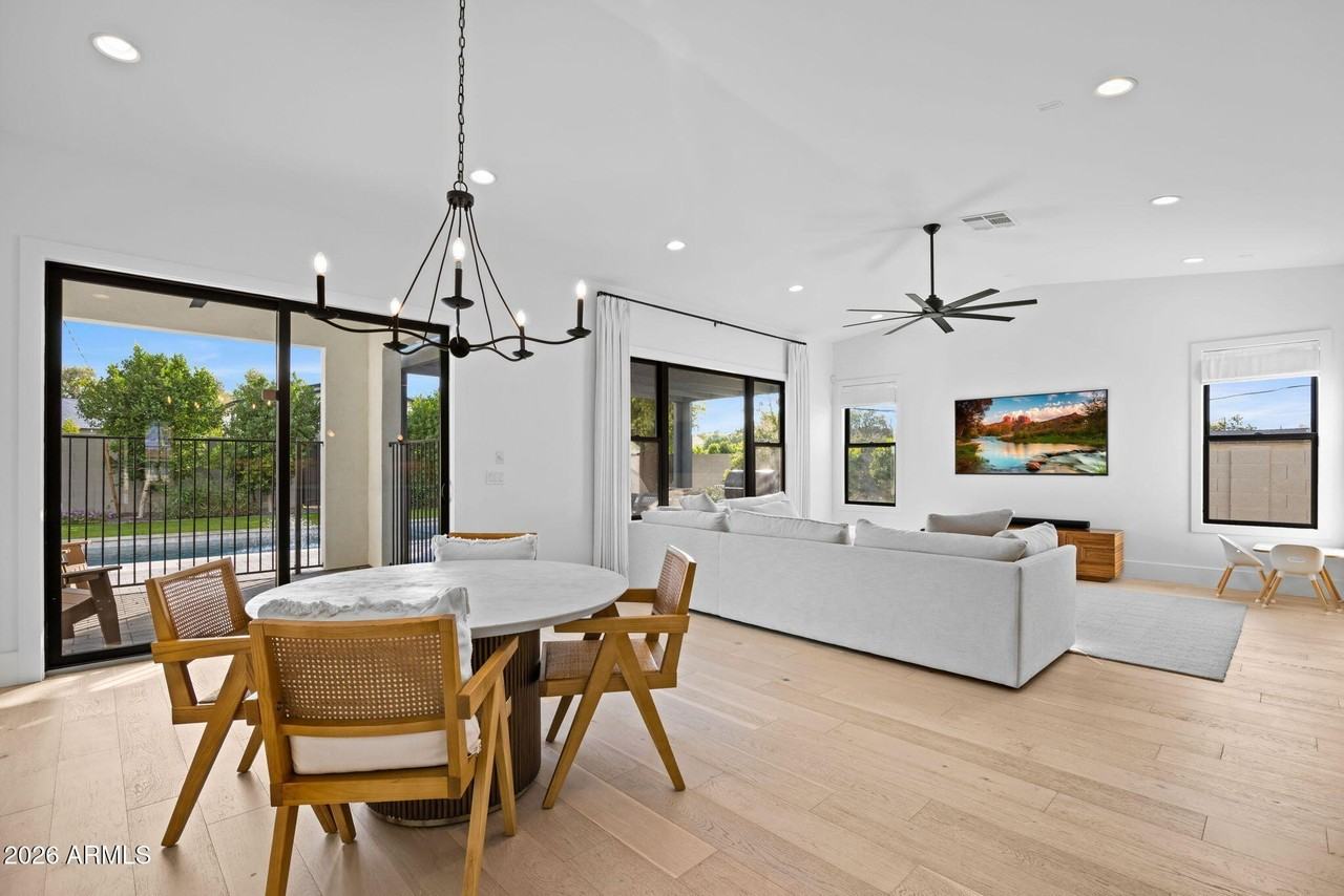 4145 N 42nd Pl - Photo 6 of 26