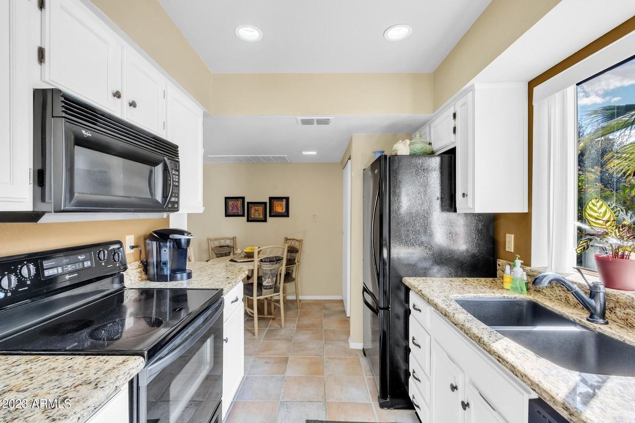 9430 E Mission Ln #101 - Photo 4 of 41