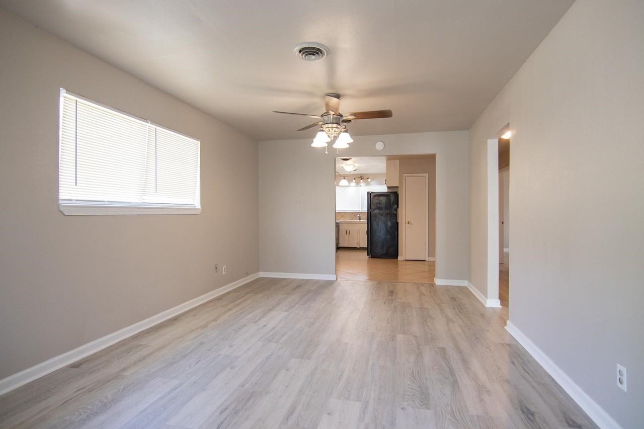 3714 Ridgemont Dr - Photo 2 of 9