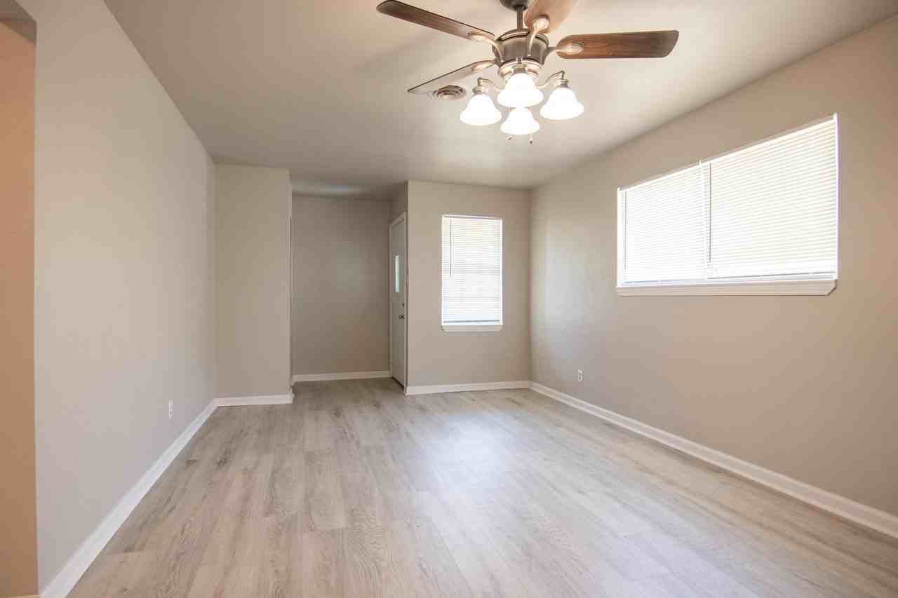 3714 Ridgemont Dr - Photo 5 of 9