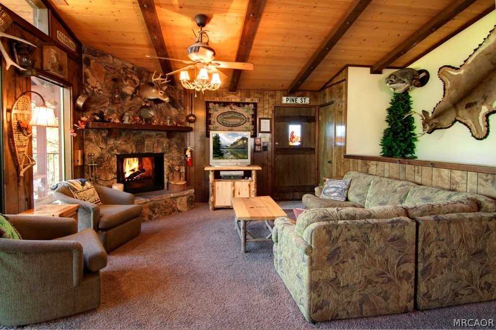 581 Chipmunk Ln - Photo 5 of 18