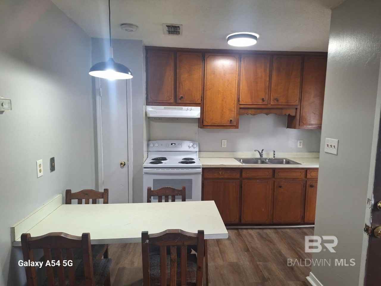 502 Geronimo St - Photo 2 of 4