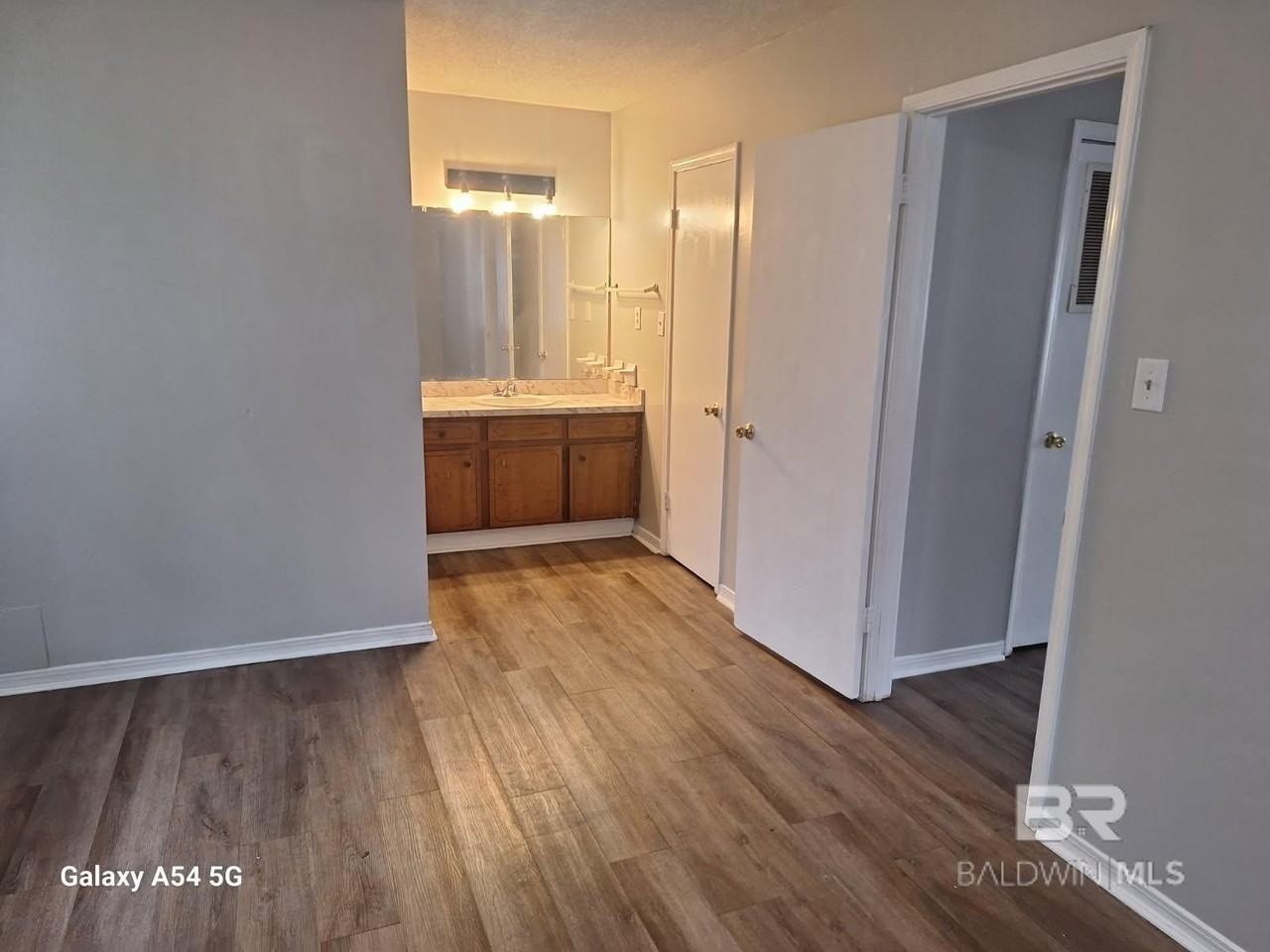 502 Geronimo St - Photo 4 of 4