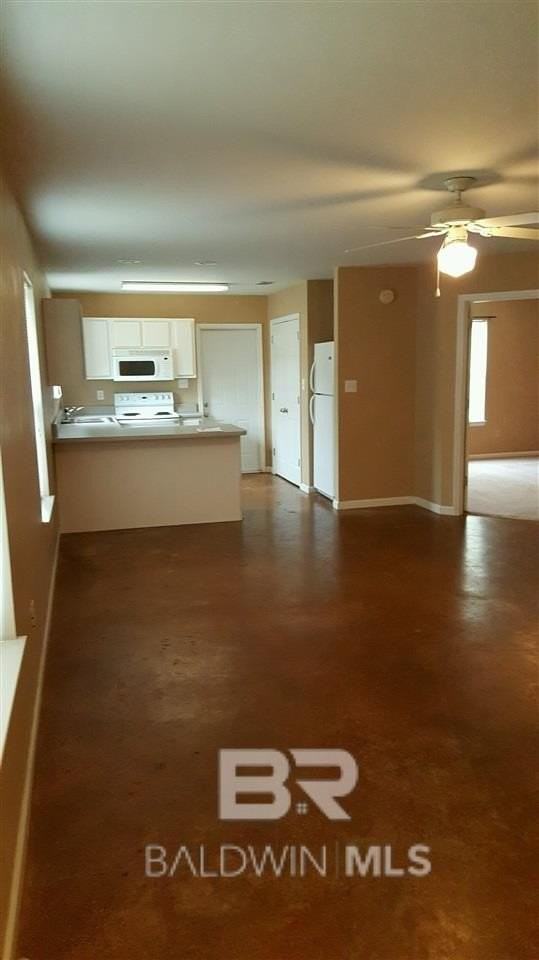 18390 W Hammond St #A - Photo 3 of 10