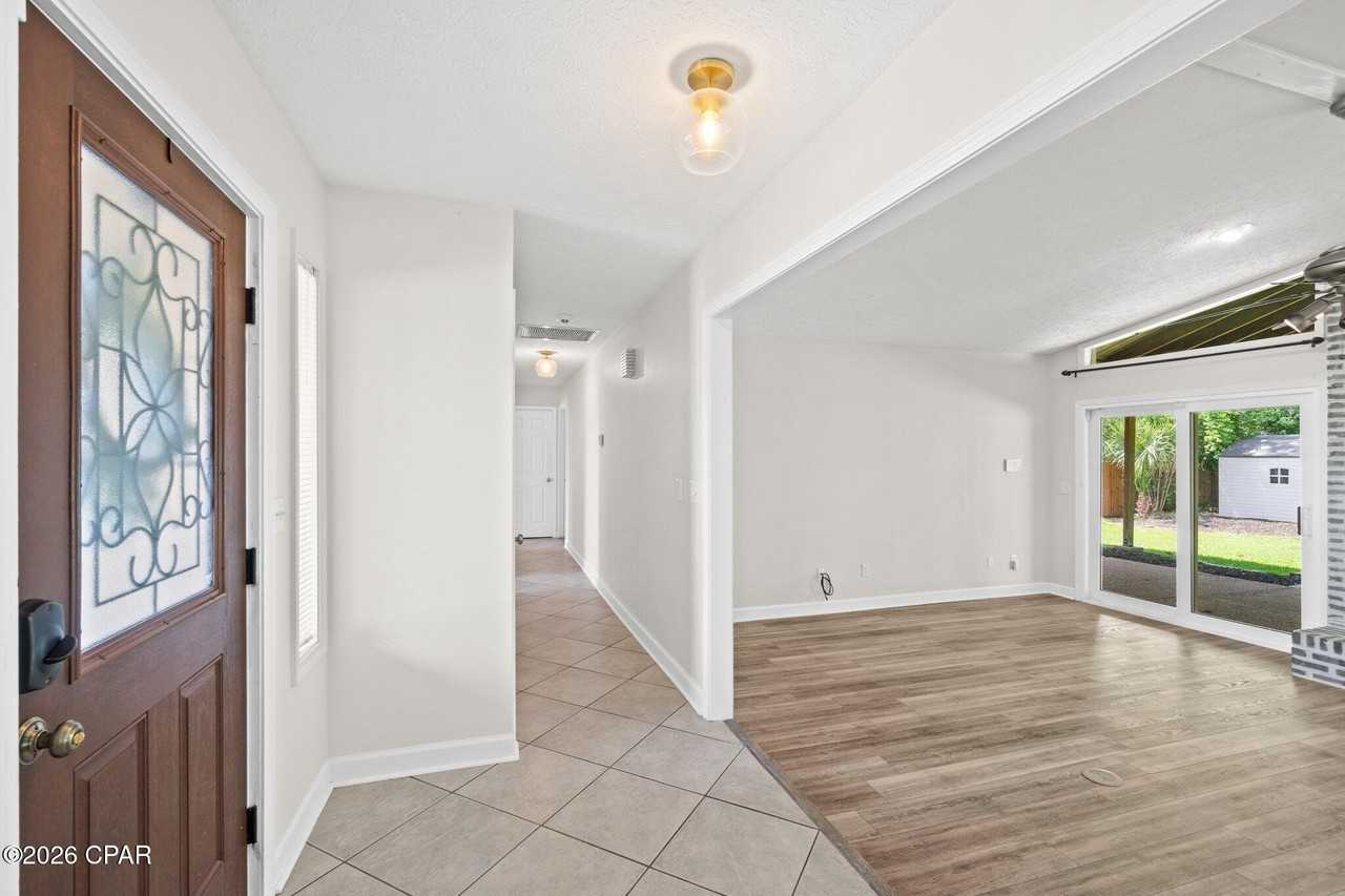 136 Derby Woods Dr - Photo 2 of 27