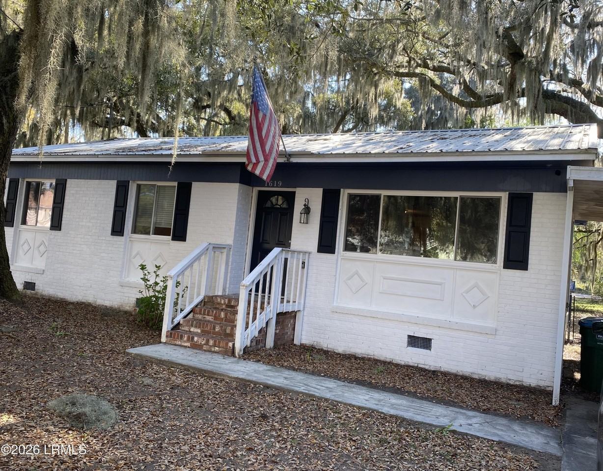 1619 W Paris Ave - Photo 2 of 2