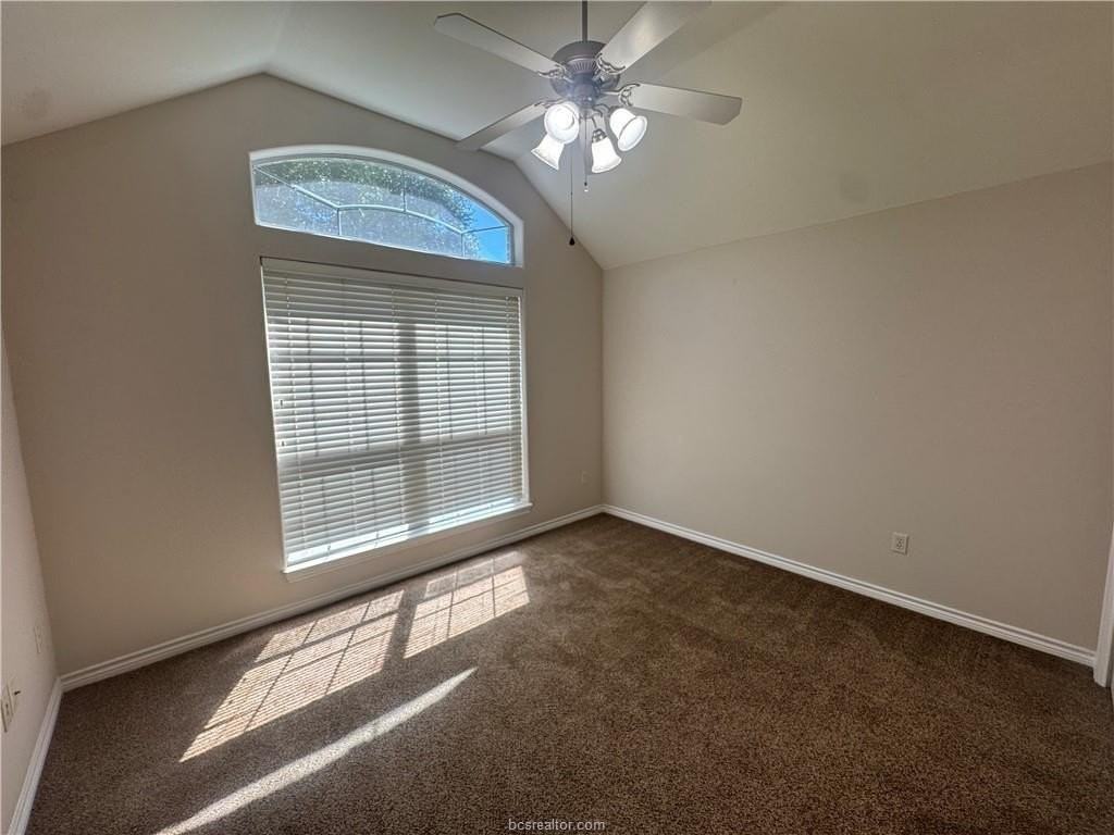 205 Rugen Ln - Photo 3 of 15