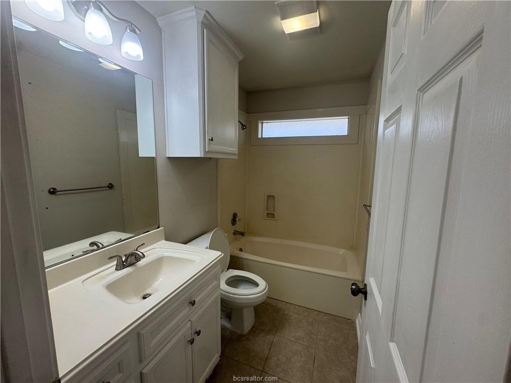 205 Rugen Ln - Photo 4 of 15