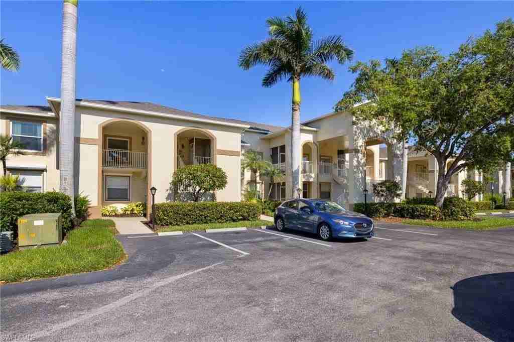 21311 Lancaster Run Unit 721 - Photo 2 of 34