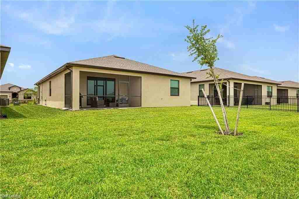 14680 Portico Blvd - Photo 3 of 38