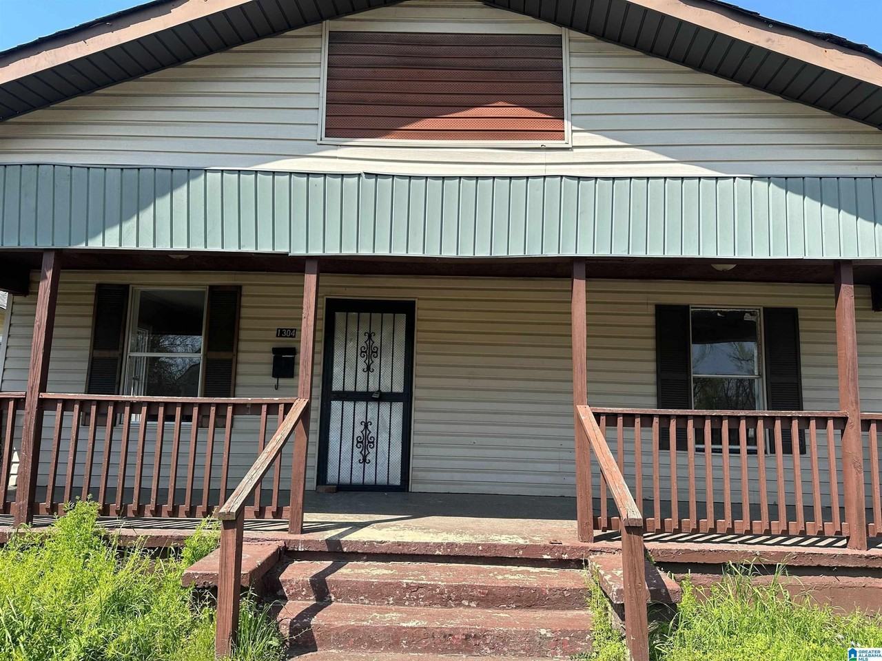 1304 Avenue G - Photo 2 of 20