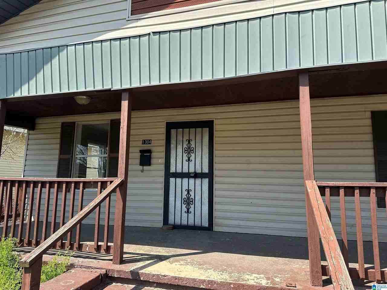 1304 Avenue G - Photo 3 of 20