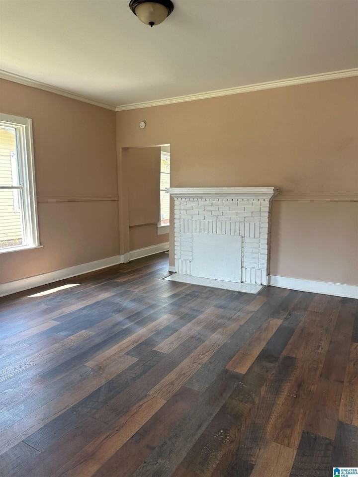 1304 Avenue G - Photo 6 of 20