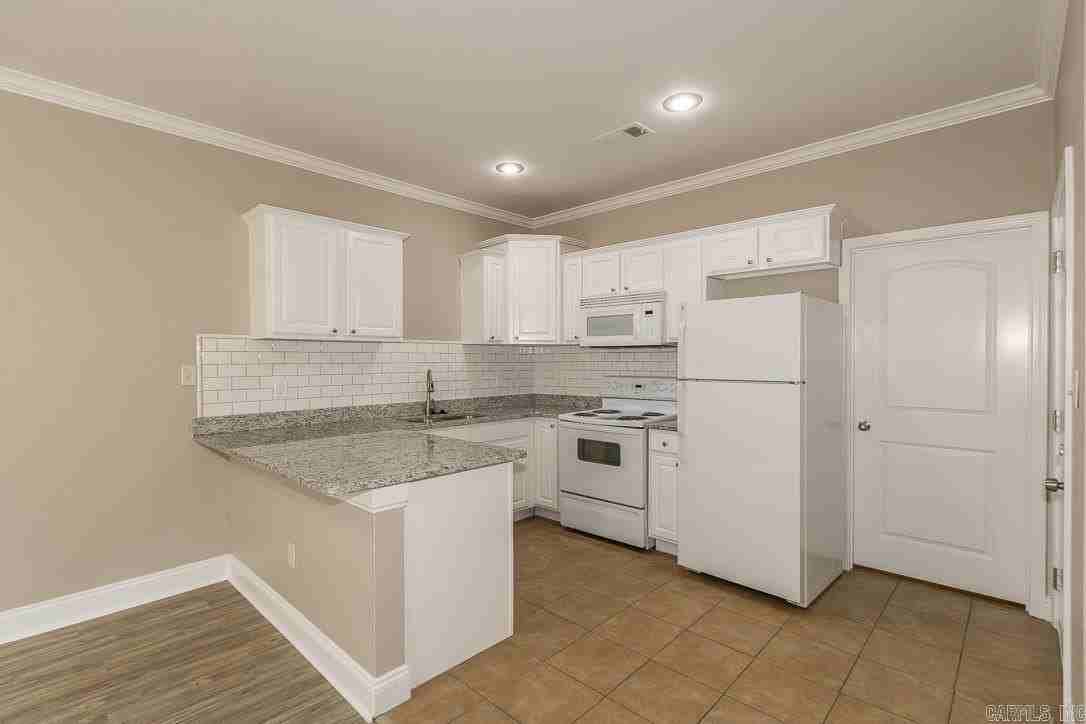 1205 Sadie Dr - Photo 7 of 23