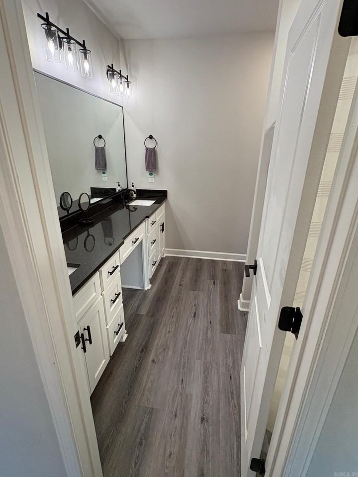 3013 Sue St - Photo 4 of 26