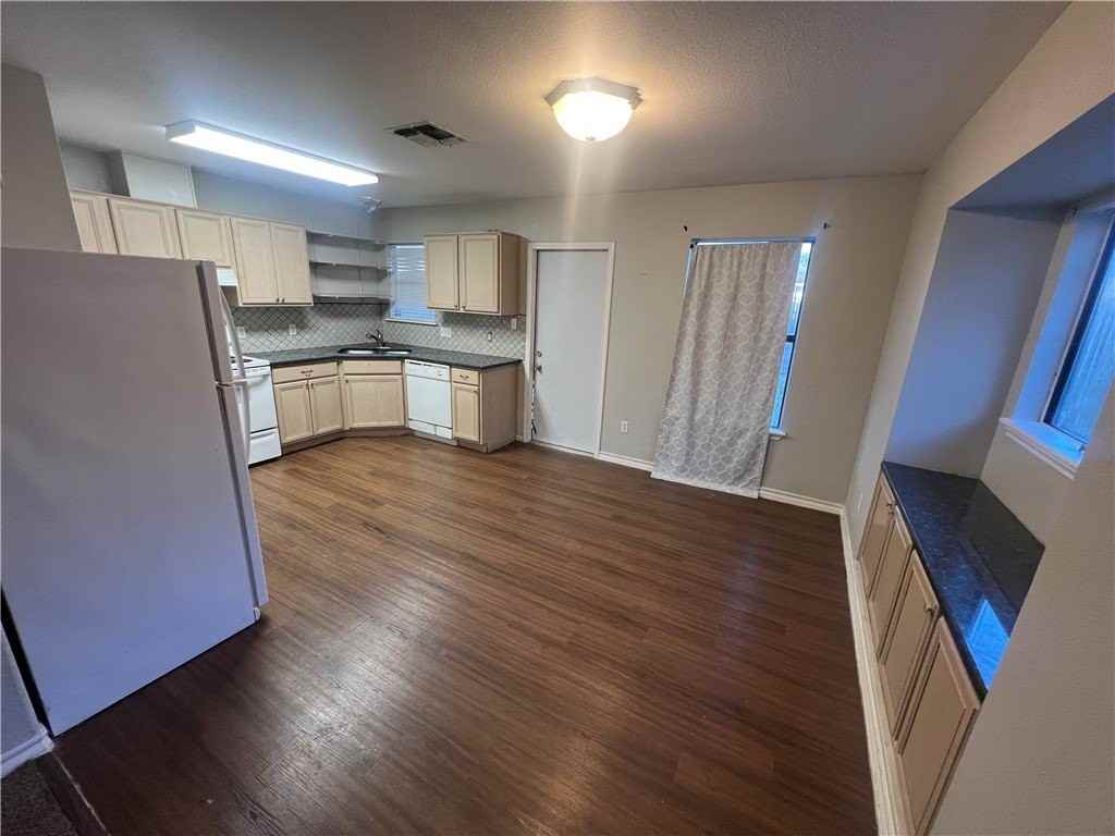 710 Saint Agatha Dr - Photo 2 of 12