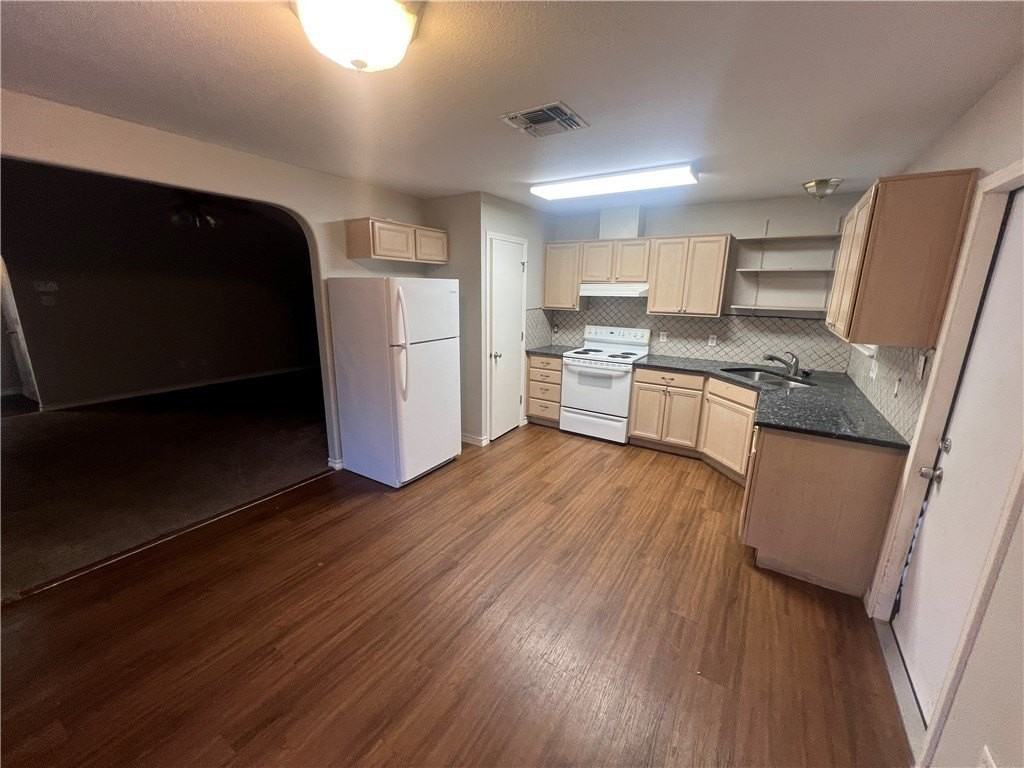 710 Saint Agatha Dr - Photo 3 of 12