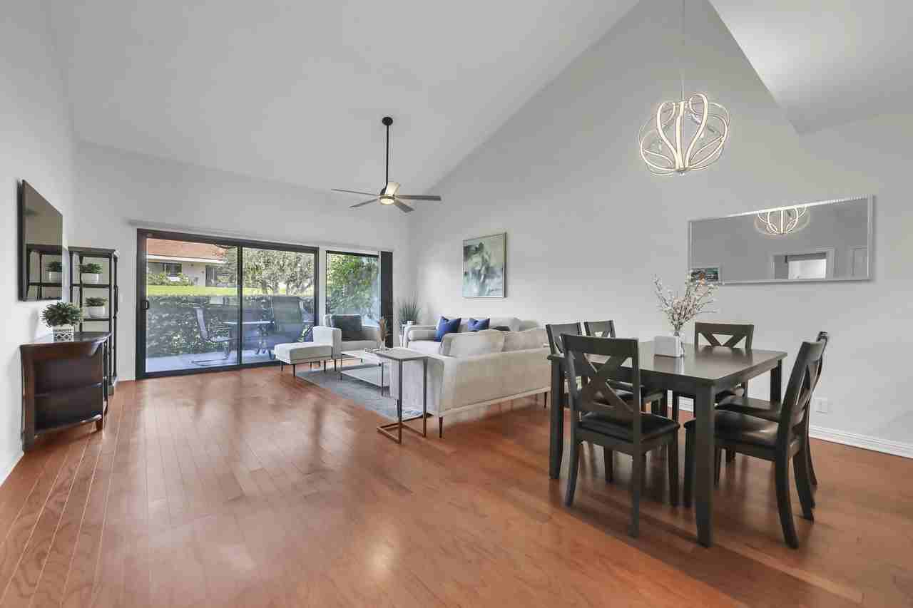 166 Wimbledon Ct - Photo 5 of 38